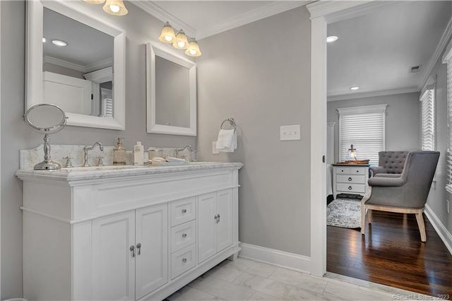 2222 Ridge Road, North Haven, CT 06473