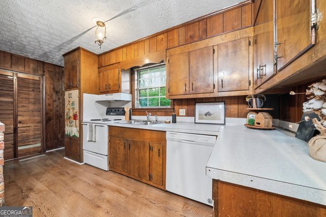 11 Parkwood Drive NE, Rome, GA 30161