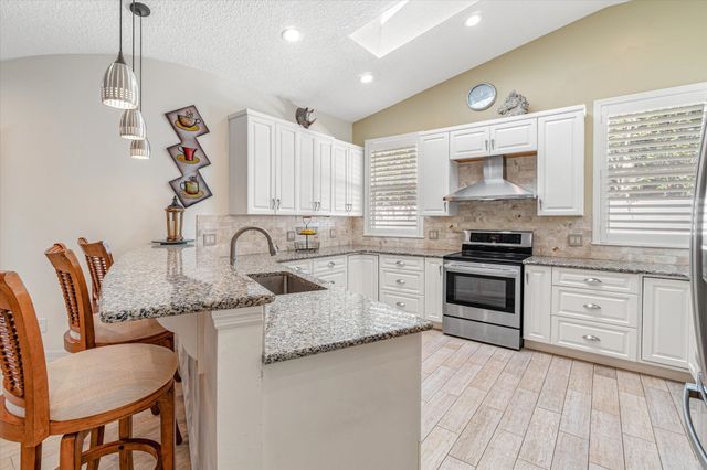 19 Sunfish Dr, St Augustine, FL 32080