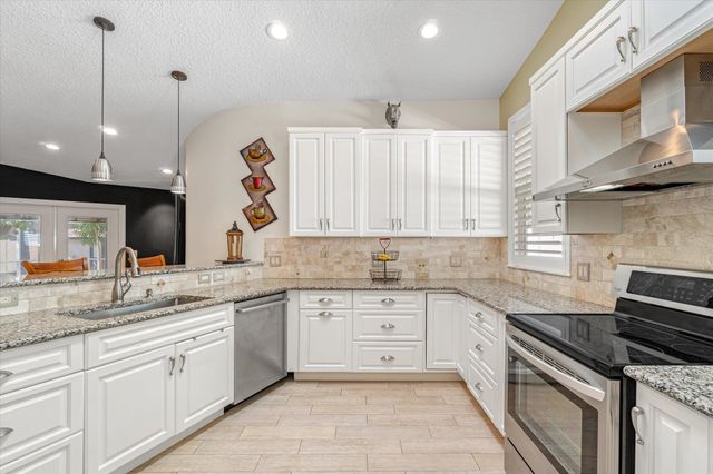 19 Sunfish Dr, St Augustine, FL 32080