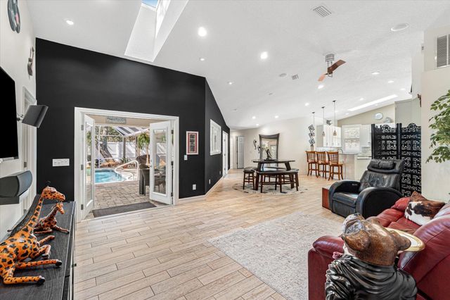 19 Sunfish Dr, St Augustine, FL 32080