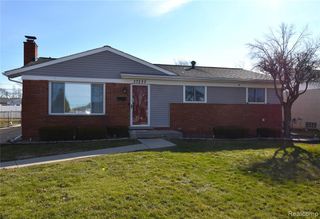 37222 Barrington Drive, Sterling Heights, MI 48312