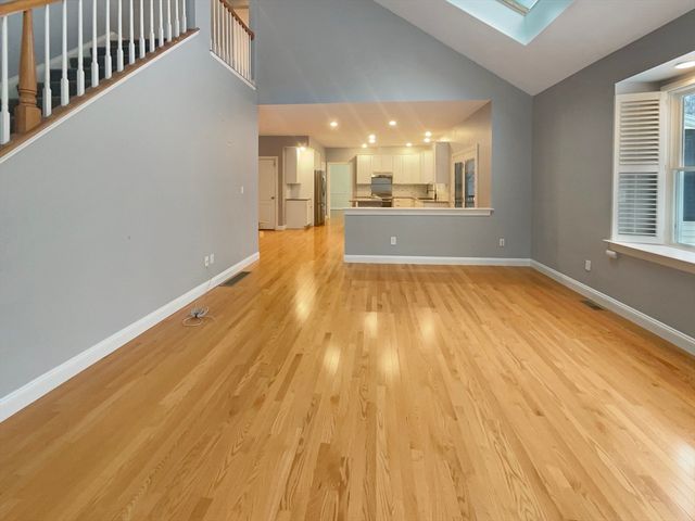 35 Peter St, Holliston, MA 01746