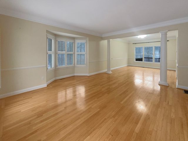 35 Peter St, Holliston, MA 01746