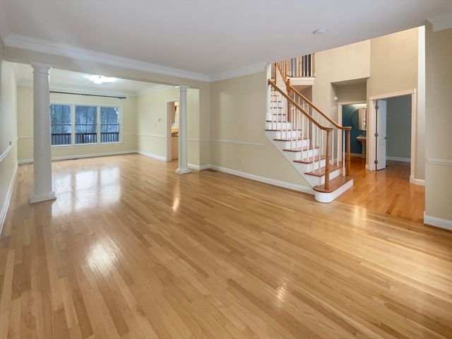 35 Peter St, Holliston, MA 01746