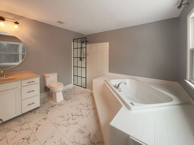 35 Peter St, Holliston, MA 01746