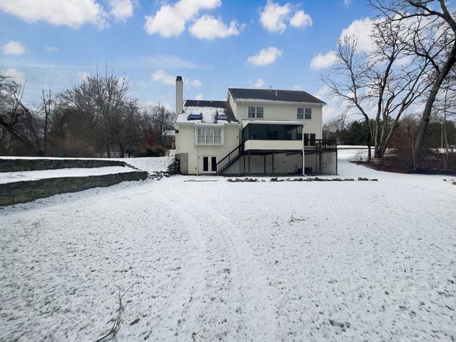 35 Peter St, Holliston, MA 01746