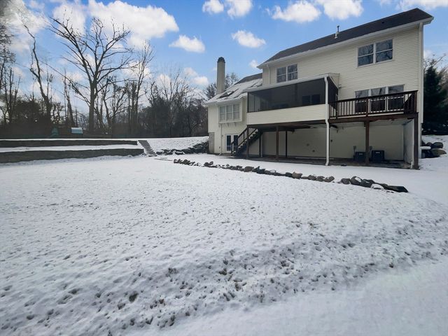 35 Peter St, Holliston, MA 01746