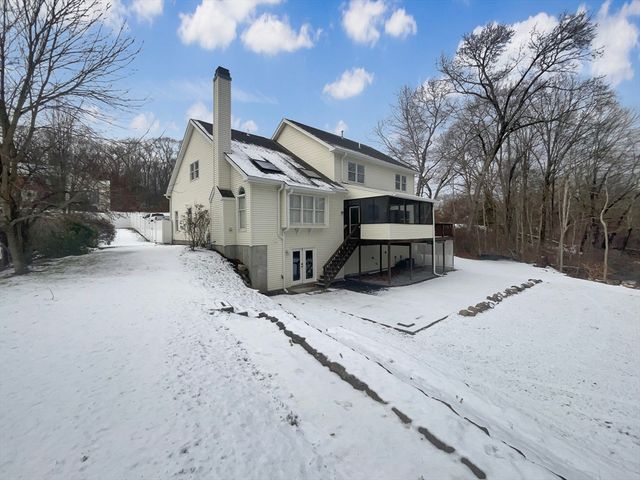 35 Peter St, Holliston, MA 01746