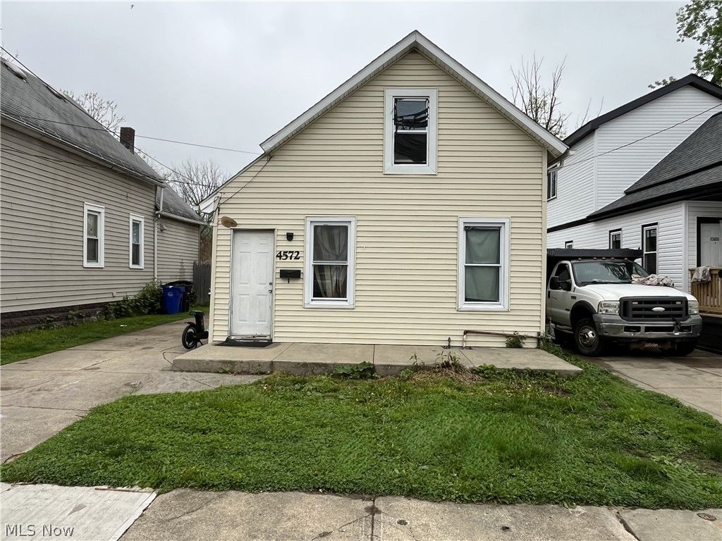 4572 Niessen Court, Cleveland, OH 44109