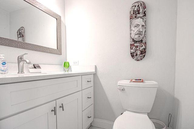 660 Glouchester Street 106, Boca Raton, FL 33487