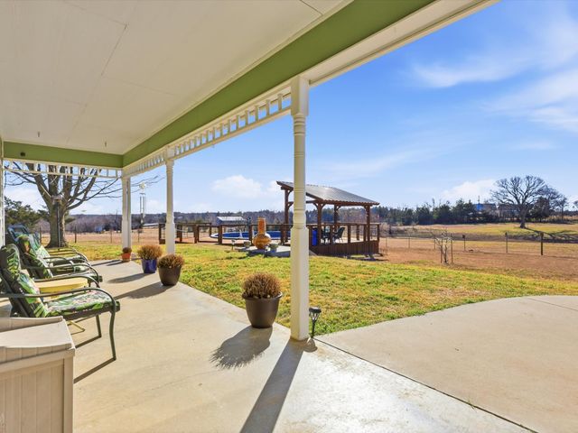 643 CR 2992, Windom, TX 75492