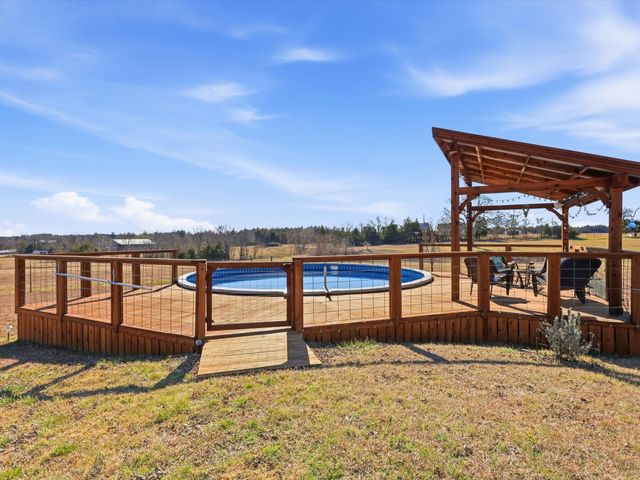 643 CR 2992, Windom, TX 75492