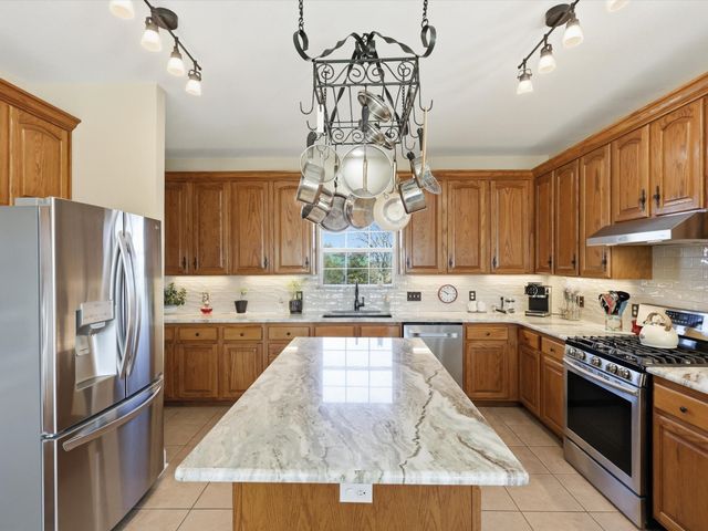 643 CR 2992, Windom, TX 75492