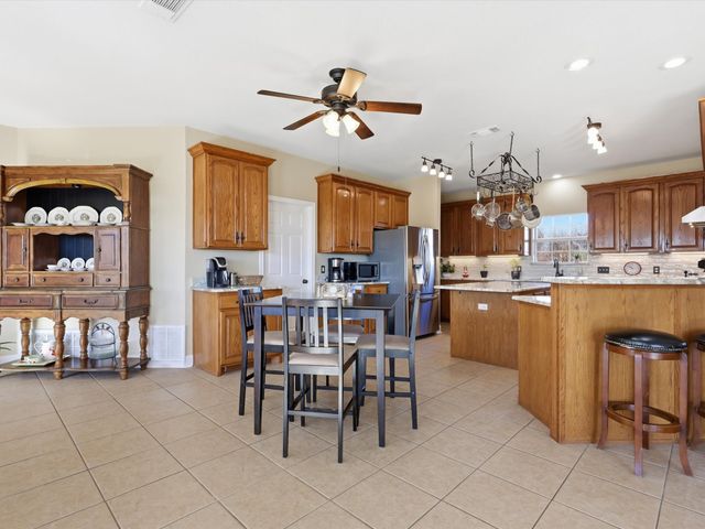 643 CR 2992, Windom, TX 75492