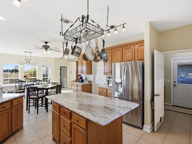 643 CR 2992, Windom, TX 75492