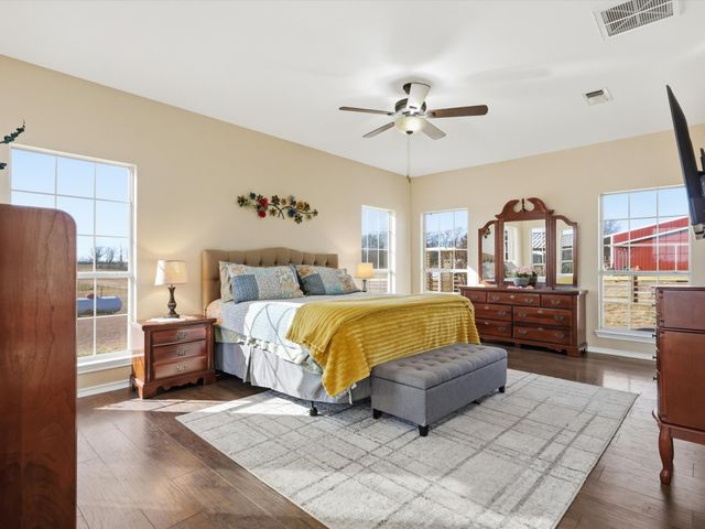 643 CR 2992, Windom, TX 75492