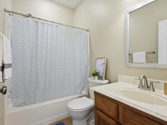 643 CR 2992, Windom, TX 75492