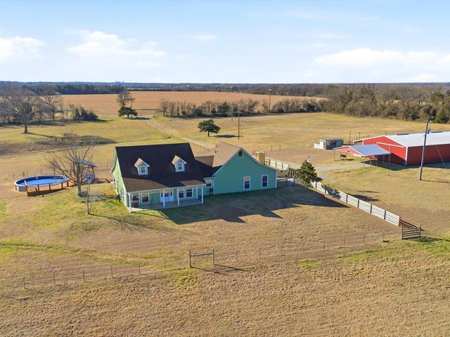 643 CR 2992, Windom, TX 75492