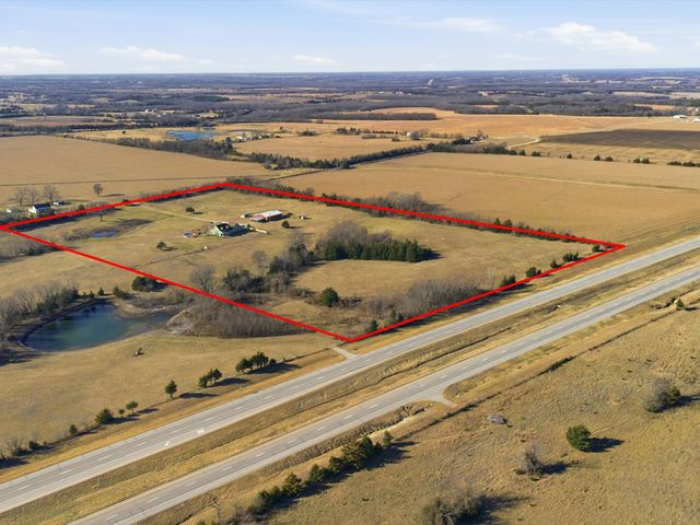 643 CR 2992, Windom, TX 75492