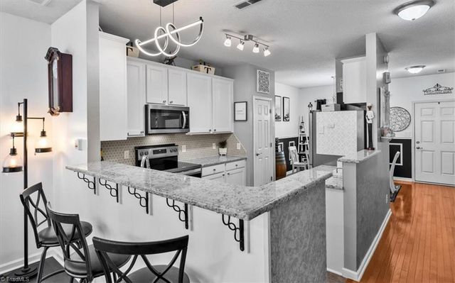 548 Rockbridge Drive, Kernersville, NC 27284