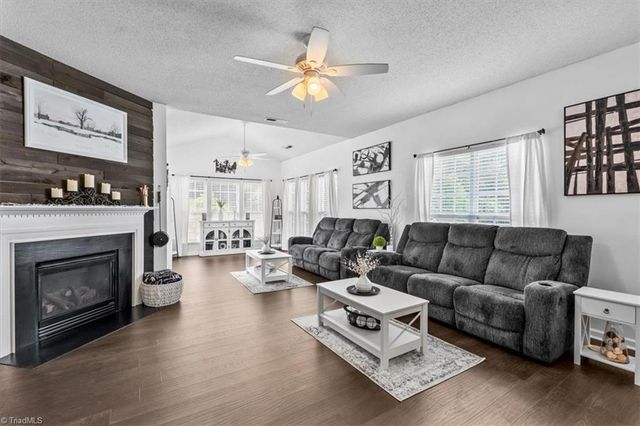 548 Rockbridge Drive, Kernersville, NC 27284