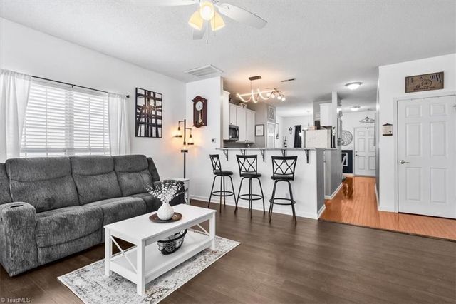 548 Rockbridge Drive, Kernersville, NC 27284