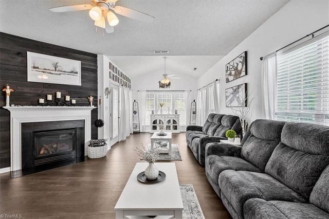 548 Rockbridge Drive, Kernersville, NC 27284