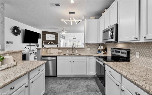 548 Rockbridge Drive, Kernersville, NC 27284
