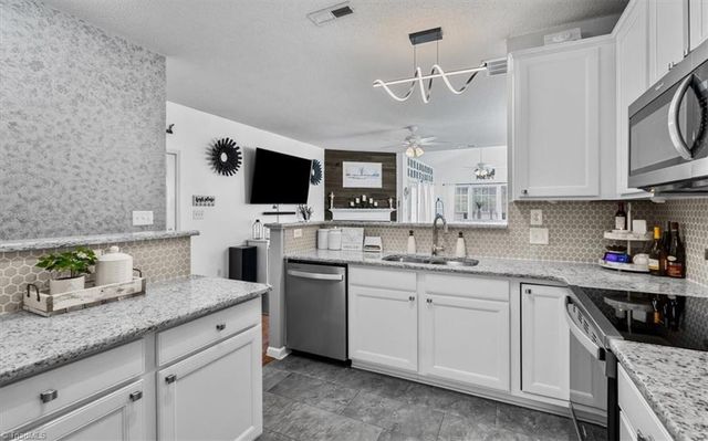 548 Rockbridge Drive, Kernersville, NC 27284