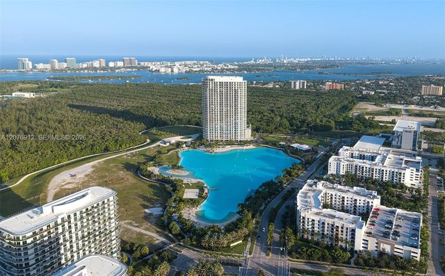 2411 Laguna Circle 2402, North Miami, FL 33181