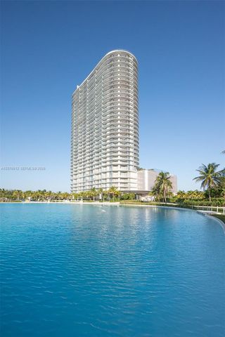 2411 Laguna Circle 2402, North Miami, FL 33181