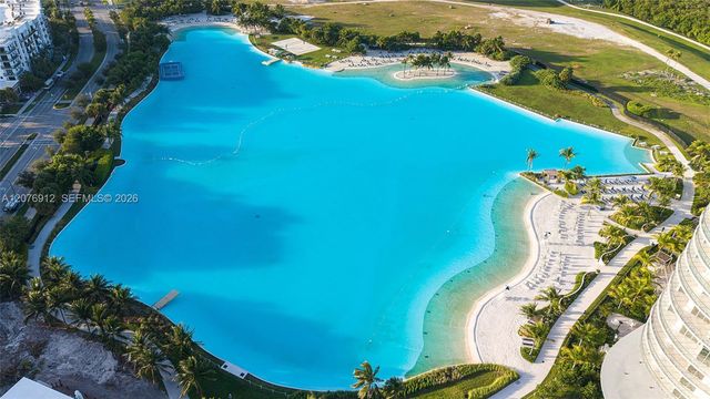 2411 Laguna Circle 2402, North Miami, FL 33181