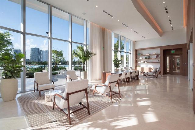2411 Laguna Circle 2402, North Miami, FL 33181