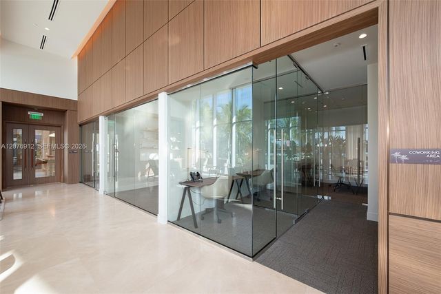 2411 Laguna Circle 2402, North Miami, FL 33181