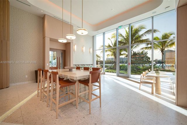 2411 Laguna Circle 2402, North Miami, FL 33181
