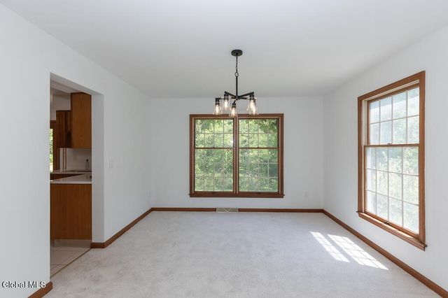 24 Frances Lane, Bethlehem, NY 12203
