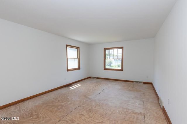 24 Frances Lane, Bethlehem, NY 12203