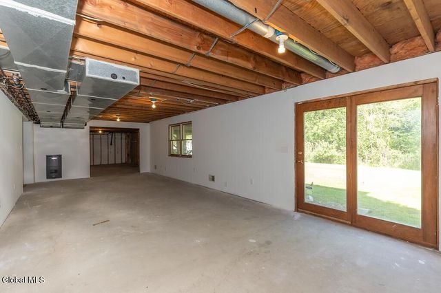 24 Frances Lane, Bethlehem, NY 12203