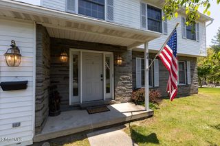 24 Frances Lane, Bethlehem, NY 12203