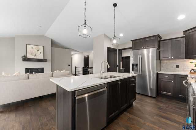 5300 E 64th St Street, Sioux Falls, SD 57108