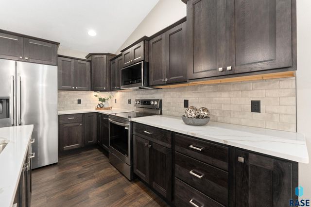 5300 E 64th St Street, Sioux Falls, SD 57108