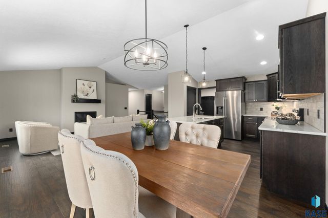 5300 E 64th St Street, Sioux Falls, SD 57108