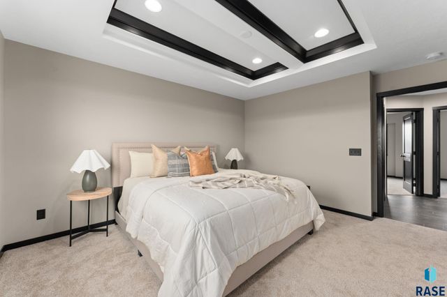 5300 E 64th St Street, Sioux Falls, SD 57108