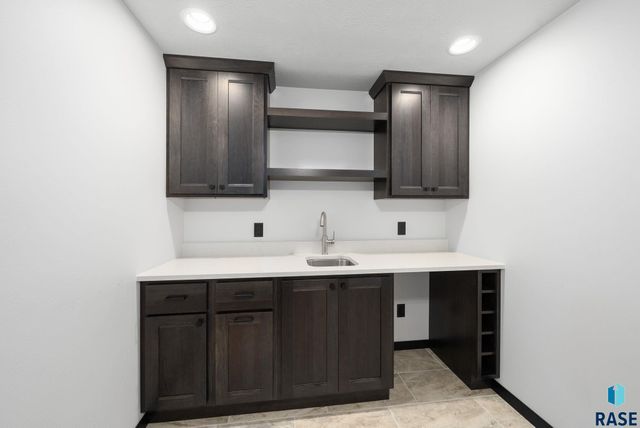 5300 E 64th St Street, Sioux Falls, SD 57108