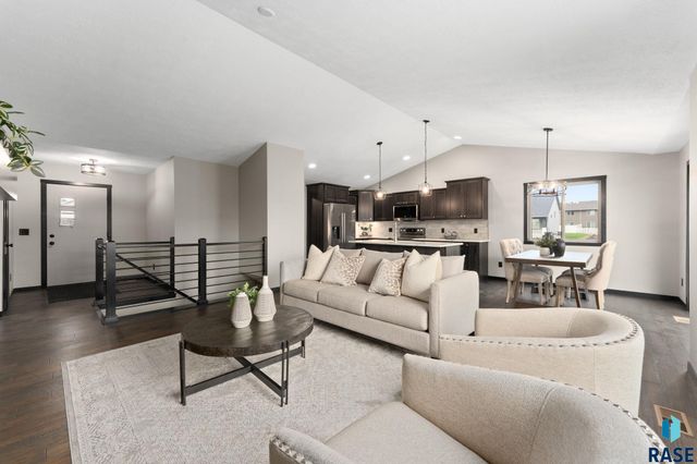 5300 E 64th St Street, Sioux Falls, SD 57108