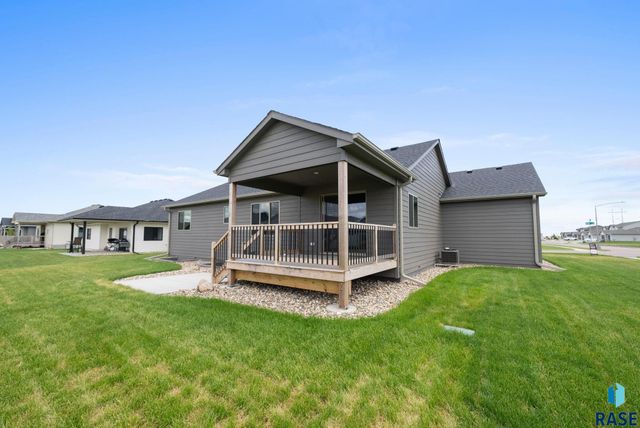 5300 E 64th St Street, Sioux Falls, SD 57108
