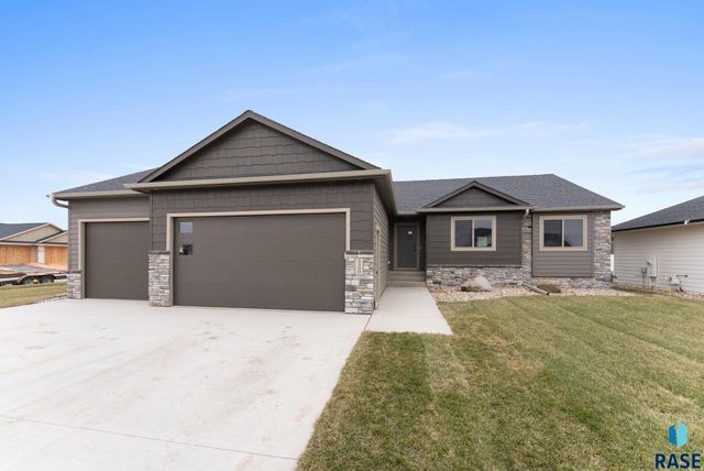 5300 E 64th St Street, Sioux Falls, SD 57108
