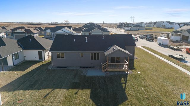 5300 E 64th St Street, Sioux Falls, SD 57108