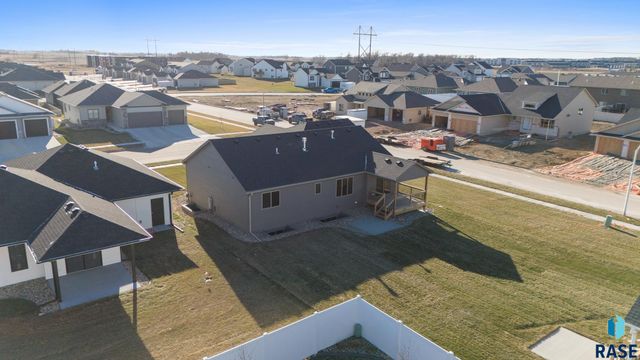 5300 E 64th St Street, Sioux Falls, SD 57108